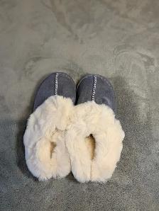 Womens / Mens Furry Slippers brand new - Photo 2