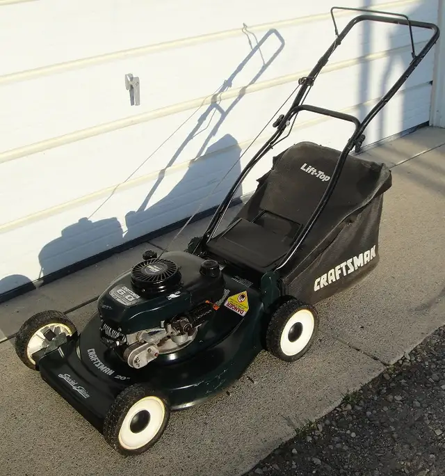 CRAFTSMAN REAR BAG GAS LAWNMOWER