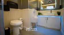 washroom rentals - Photo 4