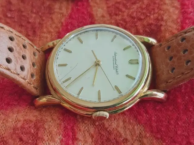TWO IWC 18K GOLD FOR $3400--DEUX MONTRES IWC EN OR 18K $3400