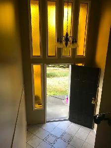 3 beds 2 bath main level housing for rent - Photo 2