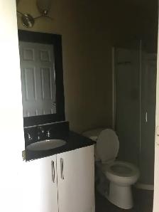 3 beds 2 bath main level housing for rent - Photo 11