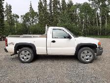 2006 GMC 1500 REG CAB SHORT BOX 4X4 V6 OBO/TRADE - Photo 3