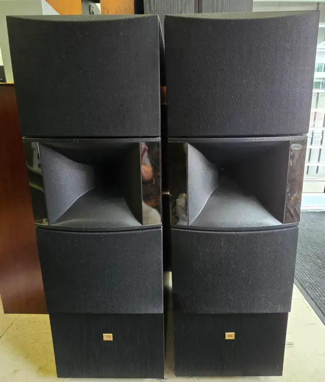 JBL SVA1800 FLOOR STANDING LOUD SPEAKERS