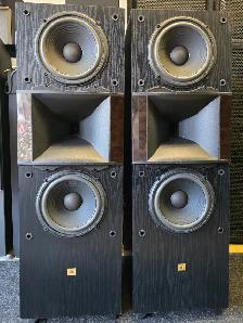 JBL SVA1800 FLOOR STANDING LOUD SPEAKERS - Photo 2