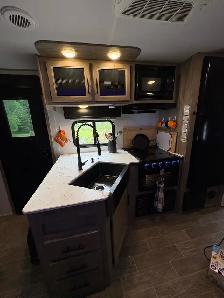 alpha Wolfe travel trailer - Photo 4