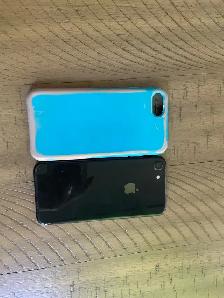 Black Iphone 8 64 gb unlocked like new 10/10