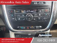 2014 Chrysler Town & Country Touring w/Leather - Photo 21