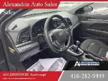 2017 Hyundai Elantra 4dr Sdn - Photo 12