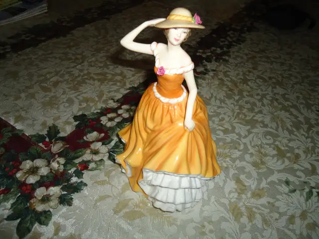 ROYAL DOULTON FIGURINE - N EW