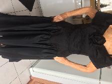 BELLE ROBE NEUVE À TRAINE SATIN NOIR TRÈS CHIC GR 6FEMME: $150.0 - Photo 3