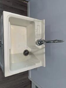 Utility Sink - Photo 2