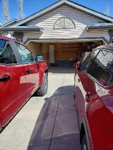 RENT IN SHAWNESSY : BEAUTIFUL HOME  MF WITH GARAGE