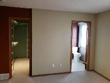 RENT IN SHAWNESSY : BEAUTIFUL HOME  MF WITH GARAGE - Photo 3
