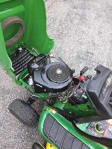 John Deere LT166 Lawn Tractor - Photo 7