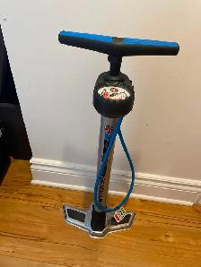 manual pump for bikes - Photo 2