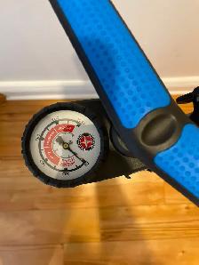 manual pump for bikes - Photo 3
