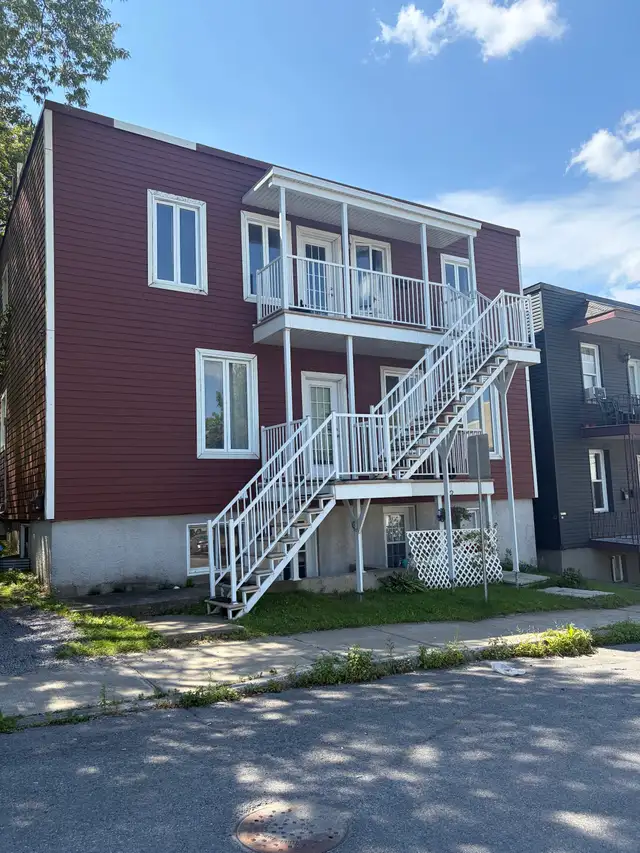 Beau très grand 3 1/2, secteur Vanier, Rénové !