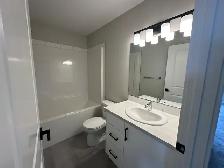 Newly Built Townhome! Rare rental in PENHOLD! 3 bed, 2.5 bath! - Photo 10