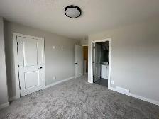 Newly Built Townhome! Rare rental in PENHOLD! 3 bed, 2.5 bath! - Photo 12