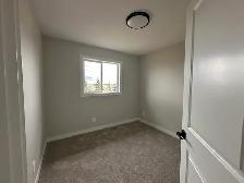 Newly Built Townhome! Rare rental in PENHOLD! 3 bed, 2.5 bath! - Photo 14