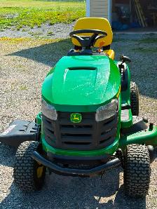 John Deere S140 Lawn Tractor – Only 42 Hours – $3,999 - Photo 3
