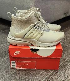 Women’s Nike Air Presto Mid Utility shoes – Beige/Sand – size 7 - Photo 2