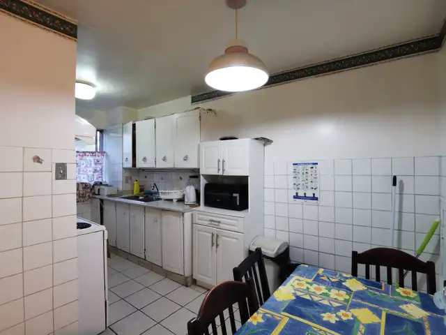 Fully furnished room available at Eglinton & Fon Mills