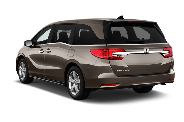 RIDESHARE OTTAWA TO MONTREAL DAILY . TIMES :  8AM  / 1PM  / 6PM