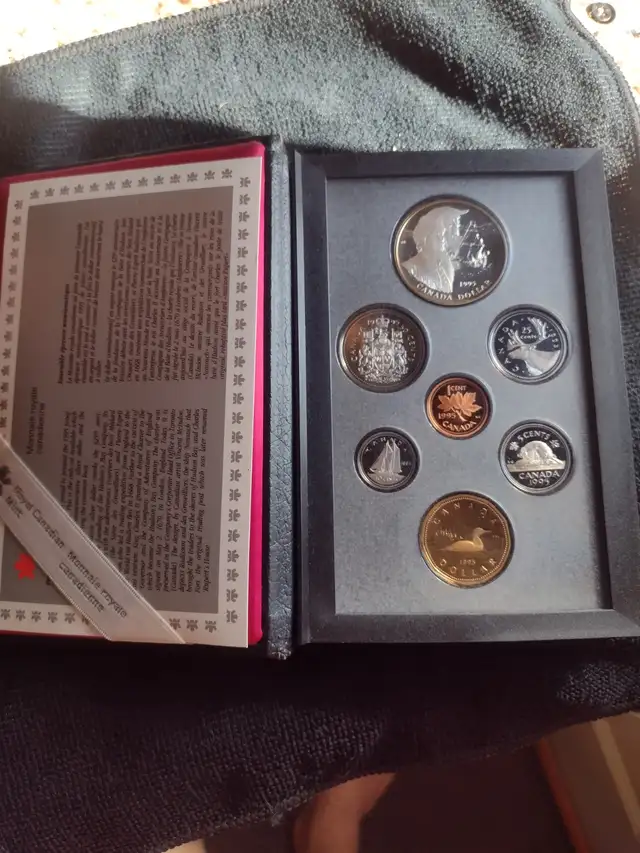 1995 Royal Canadian Mint double dollar Proof Coin Set
