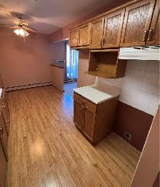 Spacious Top-Floor Corner Unit in Desirable North Regina! - Photo 7