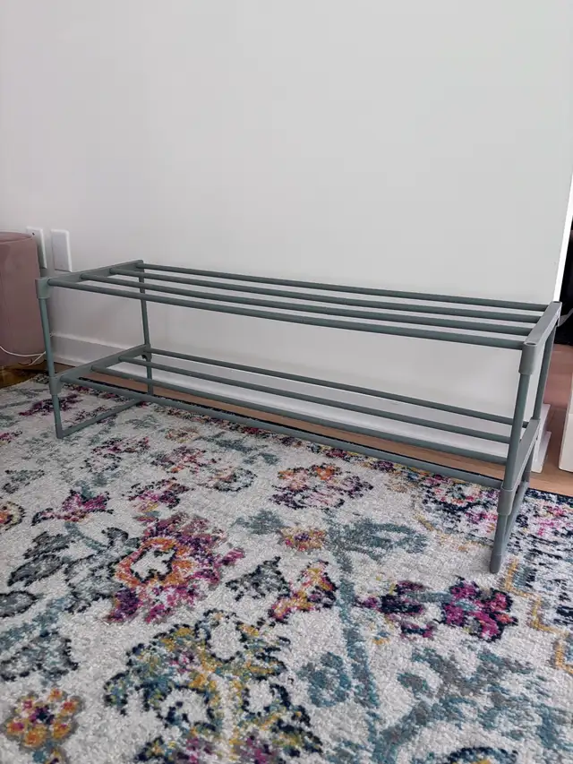 Shoe Rack / Étagère à chaussures