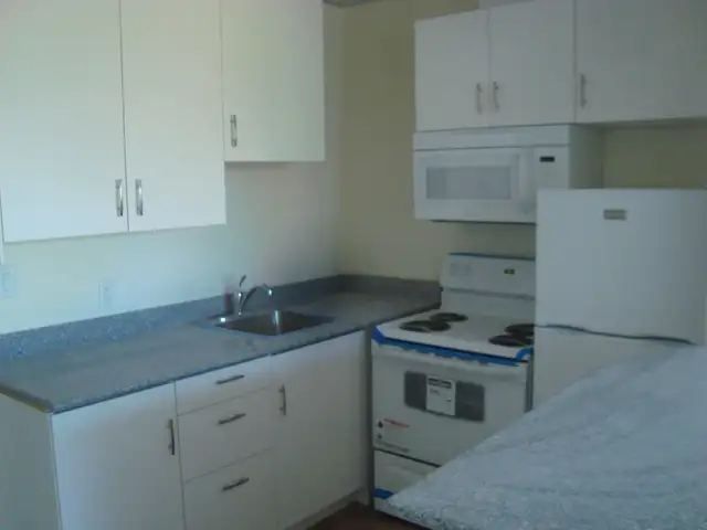 Studio suite $877. near MacEwan University Quiet, Secure