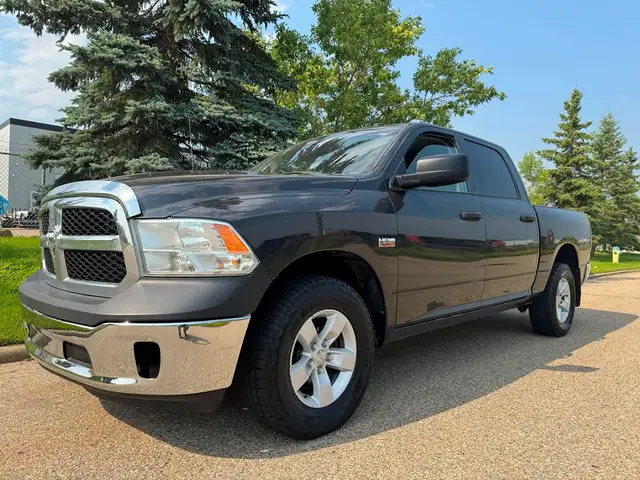 2017 Ram 1500 4WD Crew Cab - 195K - HEMI - RUNS GREAT
