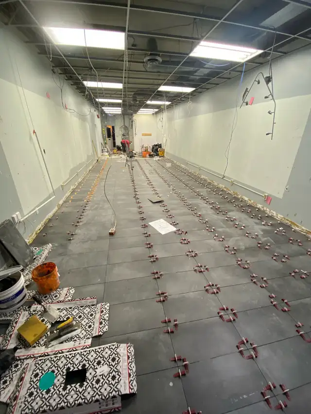 General Labour. Tile