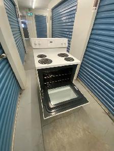 FRIDGDAIRE ELECTRIC STOVE - Photo 3