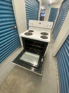 FRIDGDAIRE ELECTRIC STOVE - Photo 4