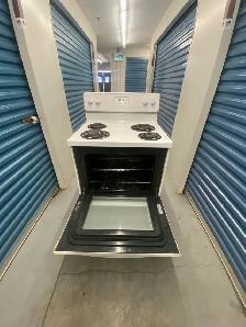 FRIDGDAIRE ELECTRIC STOVE - Photo 5
