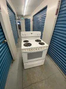 FRIDGDAIRE ELECTRIC STOVE - Photo 8