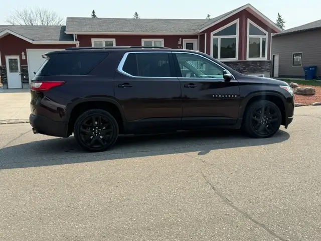 2020 CHEVROLET TRAVERSE LT - AWD - 7 PASSAGER