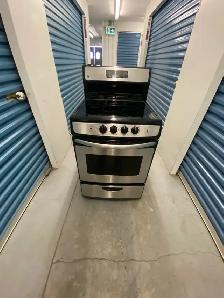 GE STAINLESS STEEL ELECTRIC STOVE - Photo 4