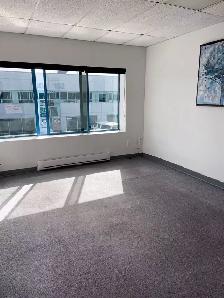 Practical Studio Space | Open Workspace   3 Private Offices - Photo 5