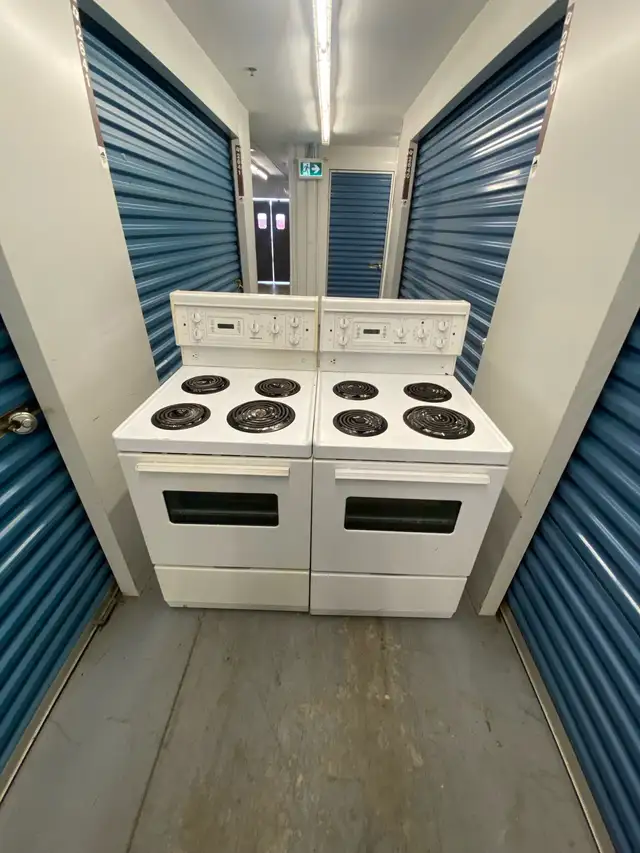WHITE ELECTRIC STOVES 24 INCH
