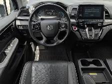2022 Honda Odyssey Touring EXTENDED WARRANTY, SMOKE-FREE, ONE... - Photo 14