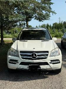 GL 350 well maintained 7 seater Suv for sale with safety.