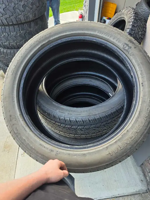 Set Continental CrossContact LX20 275/45R22 2025 Like New