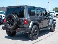 2022 Jeep Wrangler Unlimited Sahara Altitude - Premium Sound - Photo 8