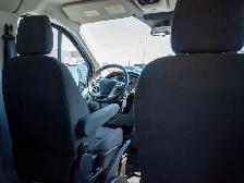 2016 Ford Transit Wagon T150 - Auxiliary Audio Input - Photo 17