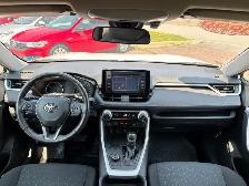 2021 Toyota RAV4 - Photo 12