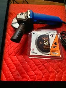 Moving sale of a variety of Automove Home and Garden tool